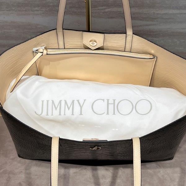 残り数点! JIMMY CHOO JC TOTE ロゴ レザー トート 関税送料込 残り僅か! JIMMY CHOO JC TOTE ロゴ レザー トート 関税送料込