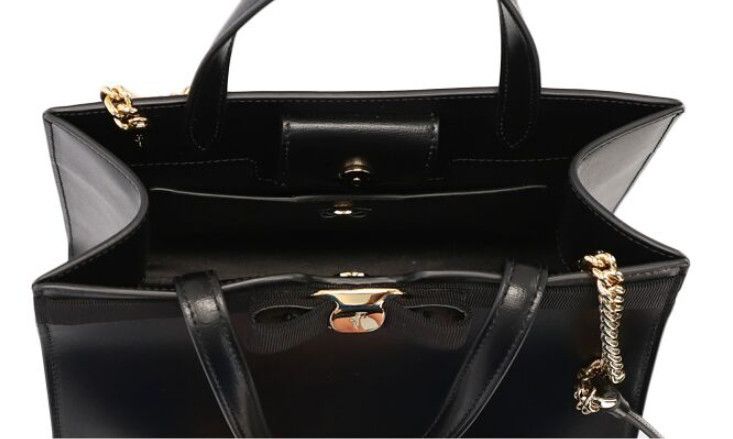 ♢Ferragamo♢ロゴトートバッグ☆正規品・関税込☆ (FERRAGAMO