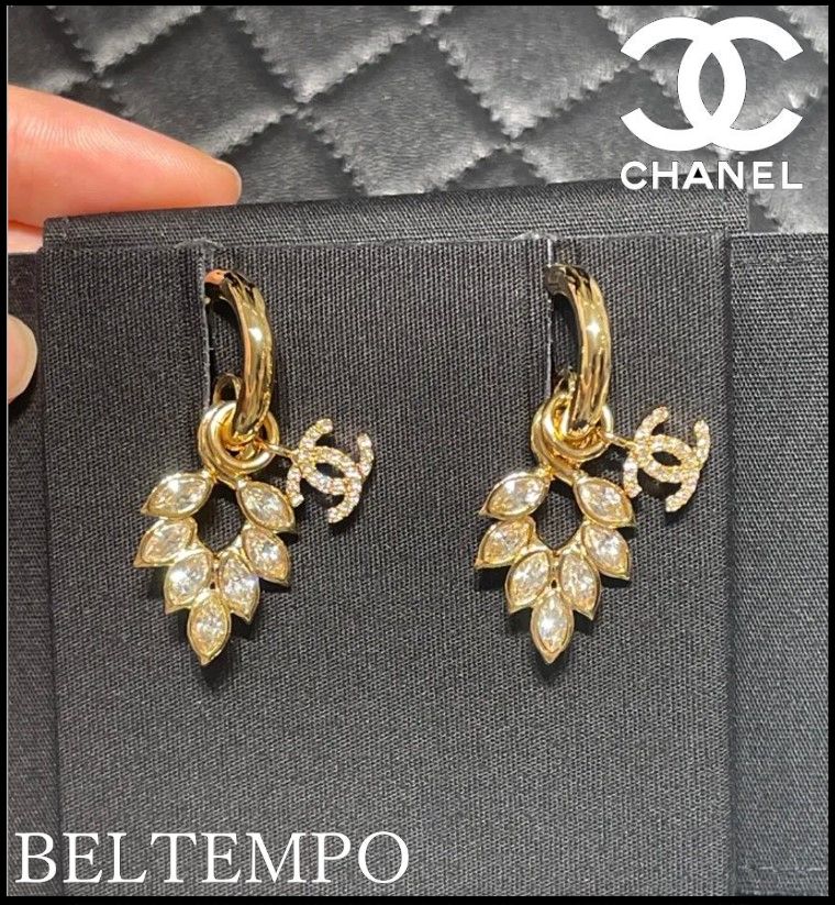 ゴージャスなリーフ型【CHANEL】ピアス ゴールド CCロゴ (CHANEL ...