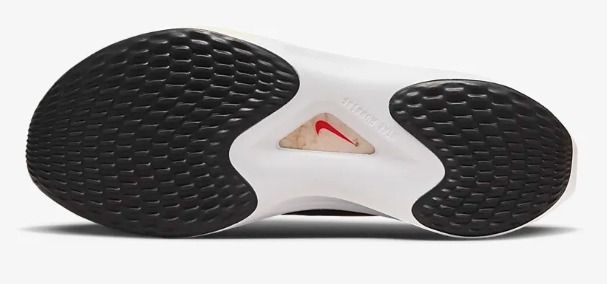 新ランニングシューズ☆話題沸騰中 Nike Zoom Fly 5☆お早めに
