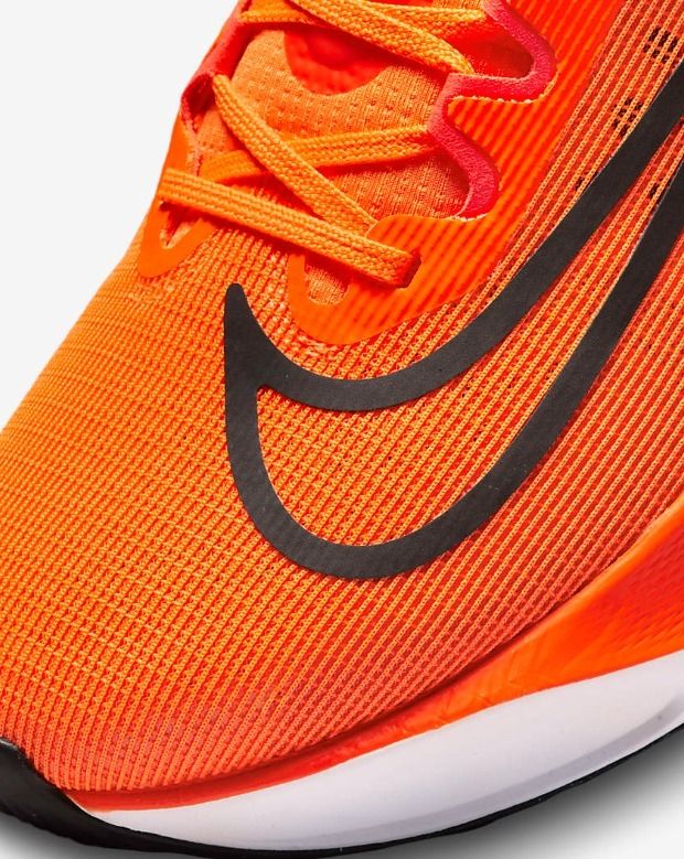 新ランニングシューズ☆話題沸騰中 Nike Zoom Fly 5☆お早めに！ 新ランニングシューズ☆話題沸騰中 Nike Zoom Fly 5☆お早めに