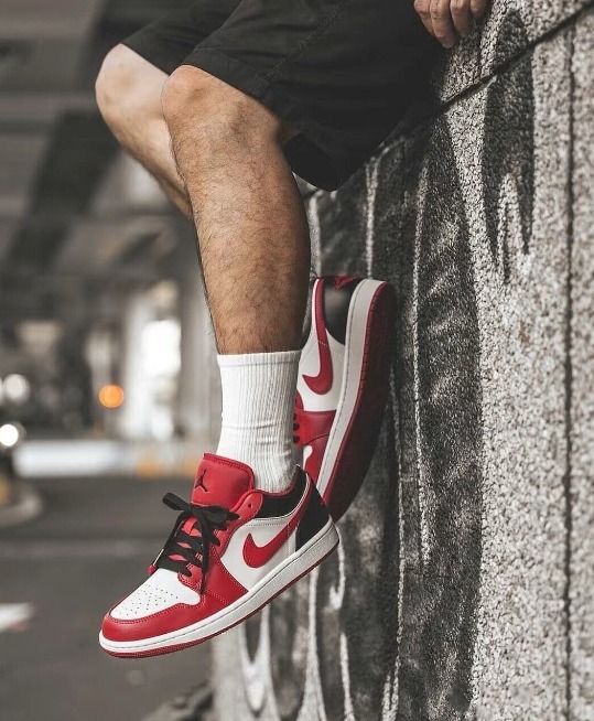 最新ジョーダンシューズ話題沸騰中Air Jordan 1 Low☆お早めに