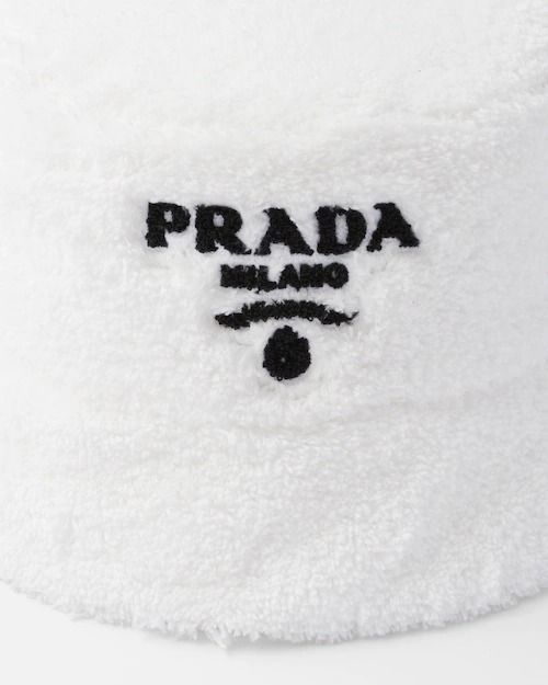 関税無 PRADA 新作 フワフワ♪ バケットハット 帽子 刺繍ロゴ (PRADA ...