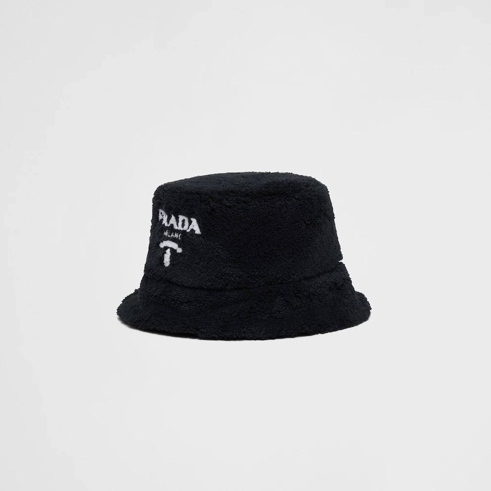 関税無 PRADA 新作 フワフワ♪ バケットハット 帽子 刺繍ロゴ (PRADA ...
