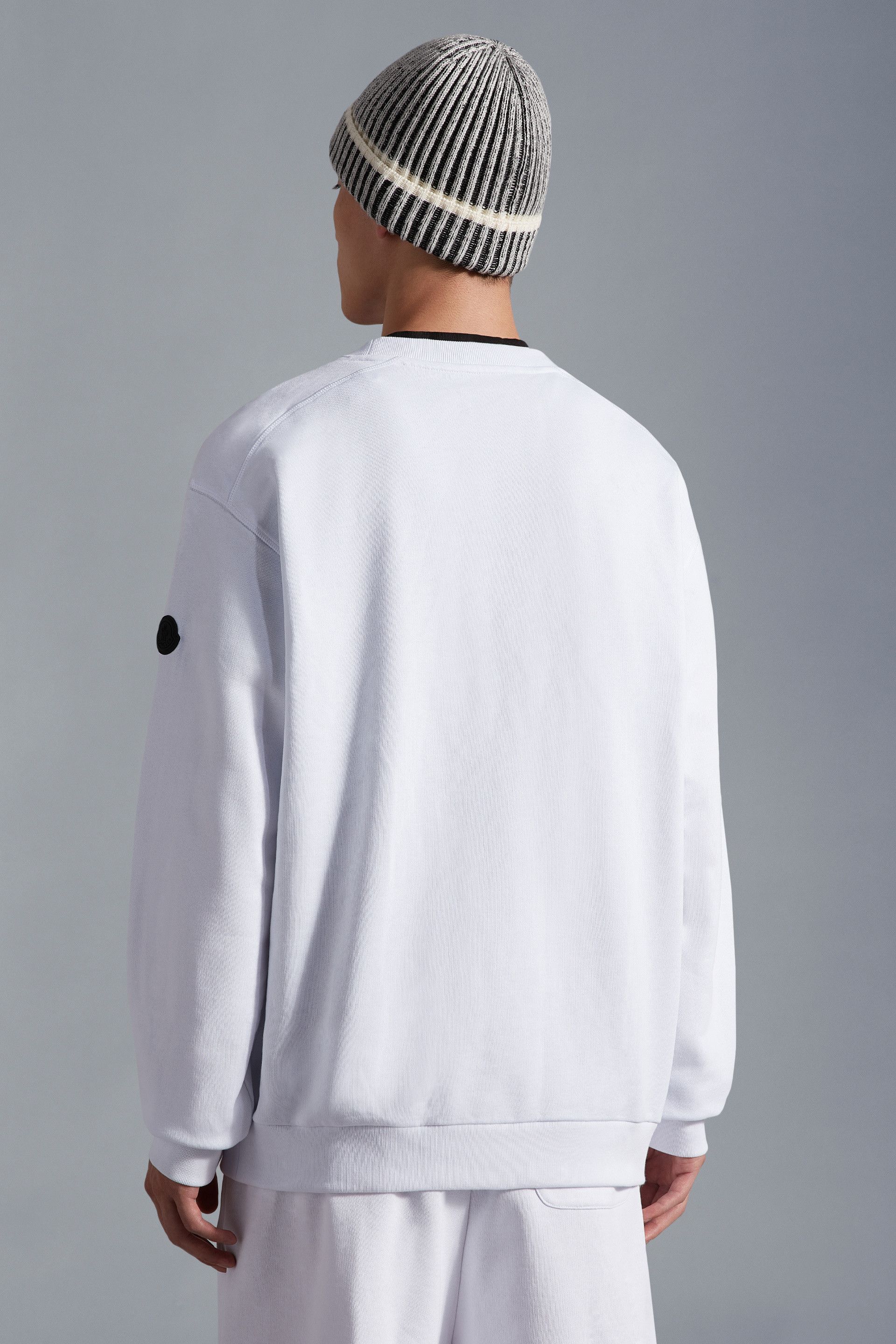 MONCLER2022/23秋冬新作 ロゴ刺しゅう入り スウェットシャツ