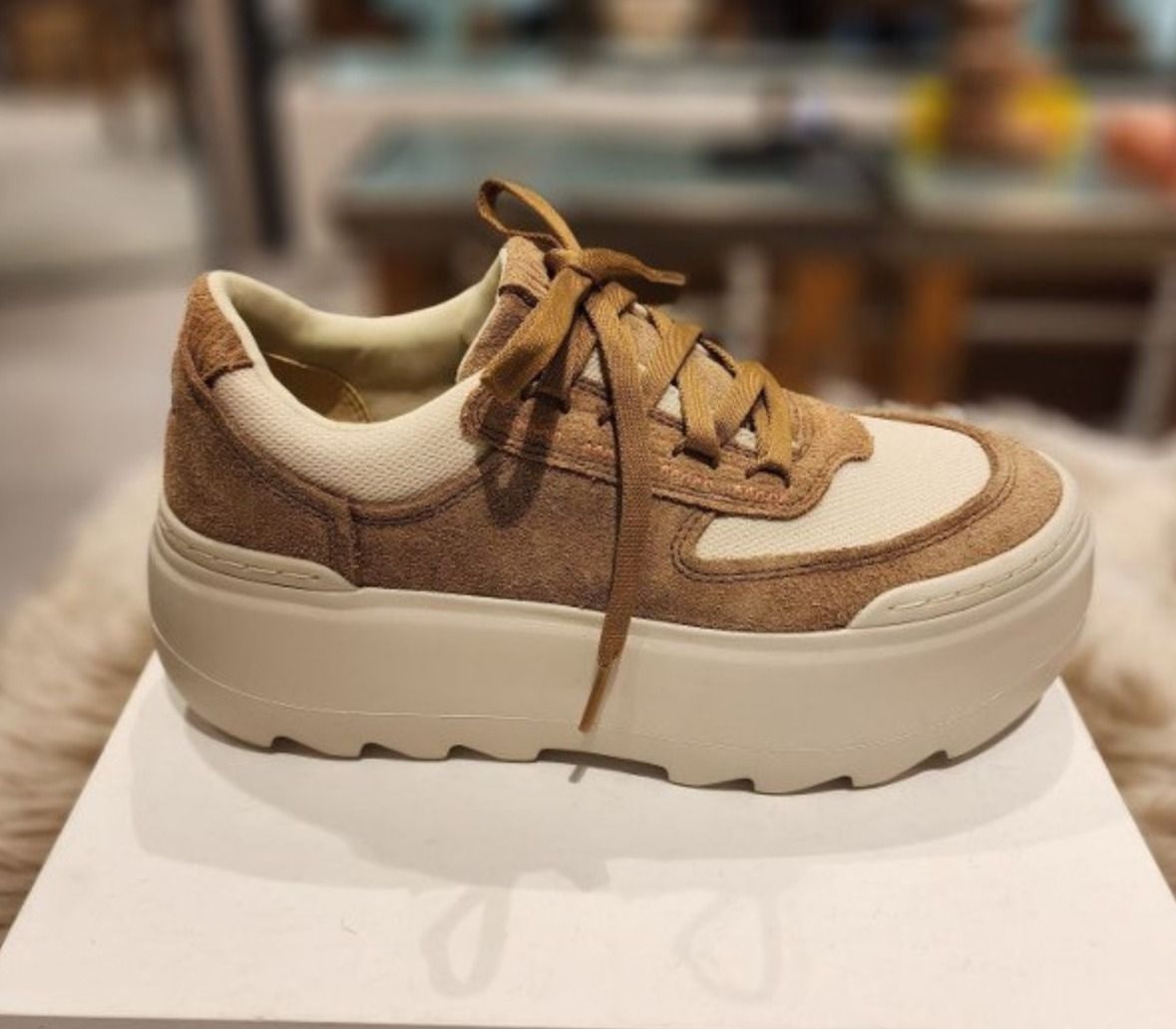 ☆送料・関税込☆UGG☆アグ Marin Maxi Lace 厚底 スニーカー☆ (UGG