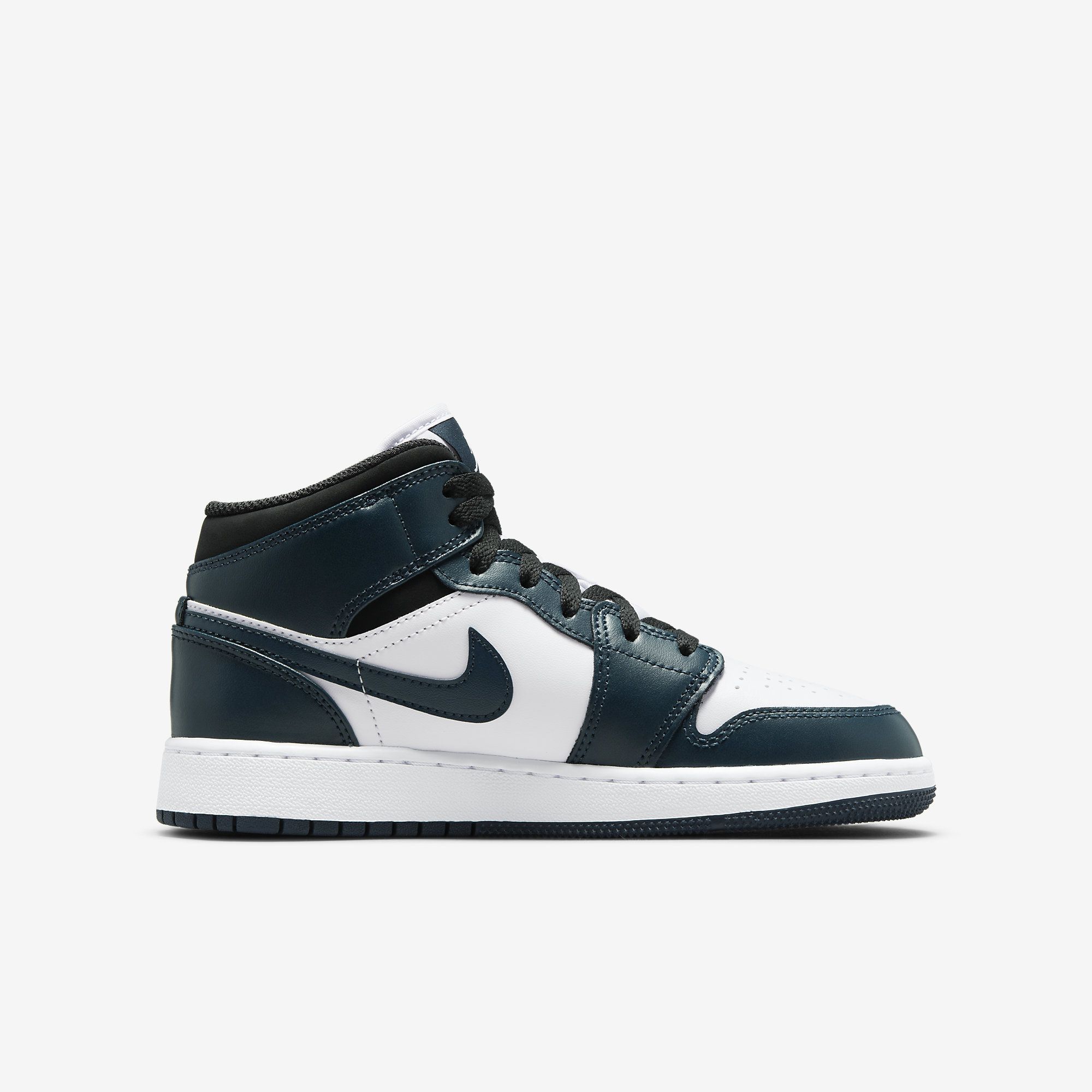 ★NIKE KIDS★大人もOK★AIR JORDAN 1 MID GS★大人気★追跡付 ☆NIKE KIDS☆大人もOK☆AIR JORDAN 1 MID GS☆追跡付 (Nike