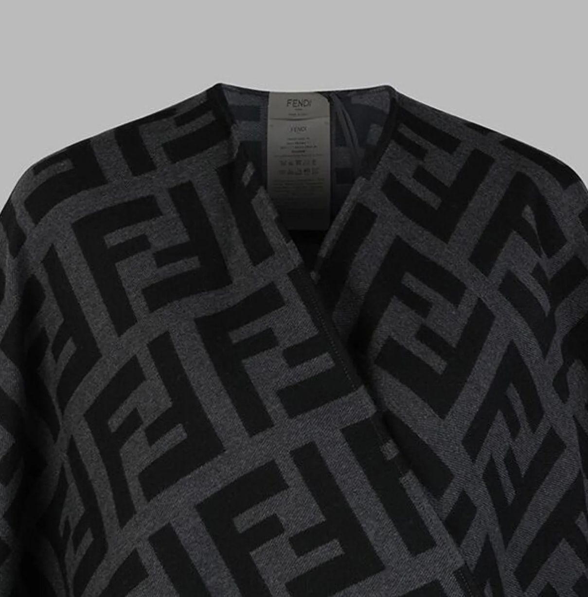 ☆FENDI (フェンディ）☆ FFロゴ ウール シルク ポンチョ (FENDI