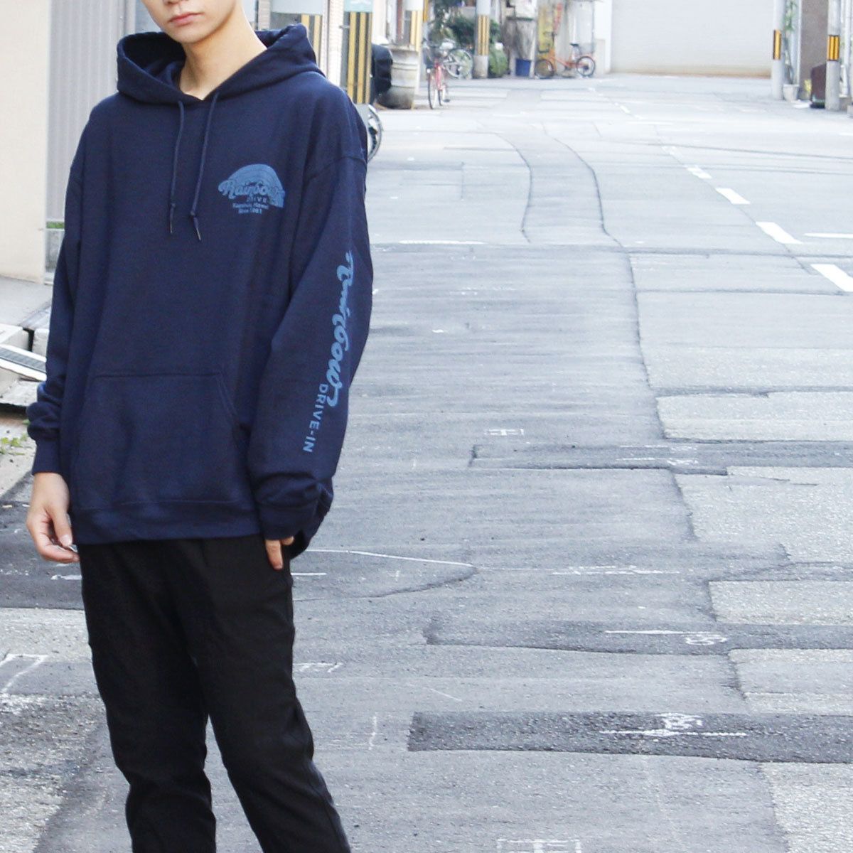 Rainbow Drive-IN LOGO PRINT HOODIE ロゴプリント パーカー Rainbow Drive-IN LOGO PRINT HOODIE ロゴプリント パーカー