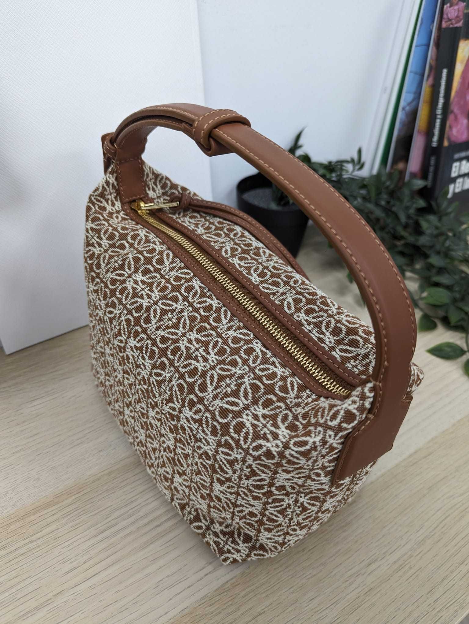 １点限り！VIPセール★累積売上総額第１位！┃LOEWE★329.77.V06 1点限り！VIPセール☆累積売上総額第1位！┃LOEWE☆329.77.V06