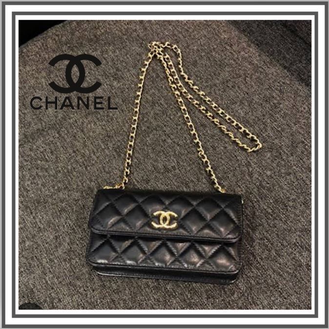 新作です) CHANEL FLAP PHONE HOLDER WITH CHAIN (CHANEL/ショルダー ...