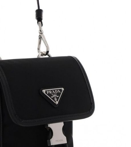 ☆送料・関税込 PRADA ショルダーバッグ 送料関税込☆PRADA leather smartphone case☆ショルダーバッグ