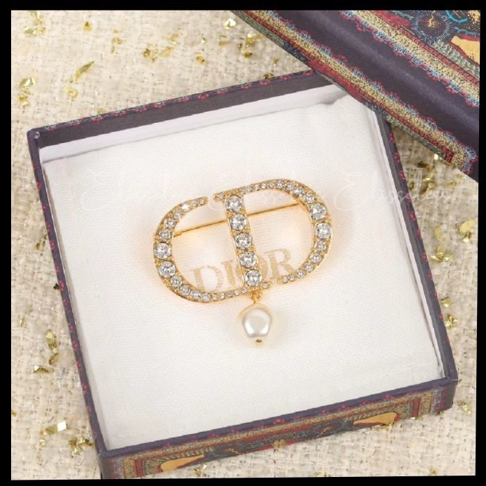 すぐ届く【DIOR】PETIT CD ブローチ (Dior/ブローチ・コサージュ