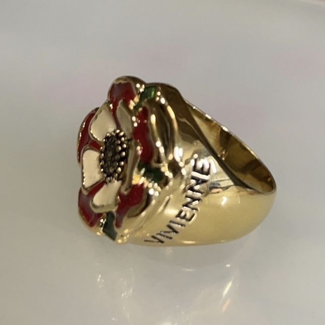 Vivienne Westwood  TUDOR ROSE RING