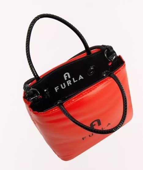 【関送込】FURLA OPPORTUNITY クロスボディバッグ スマホポーチ 関送込】FURLA OPPORTUNITY クロスボディバッグ スマホポーチ