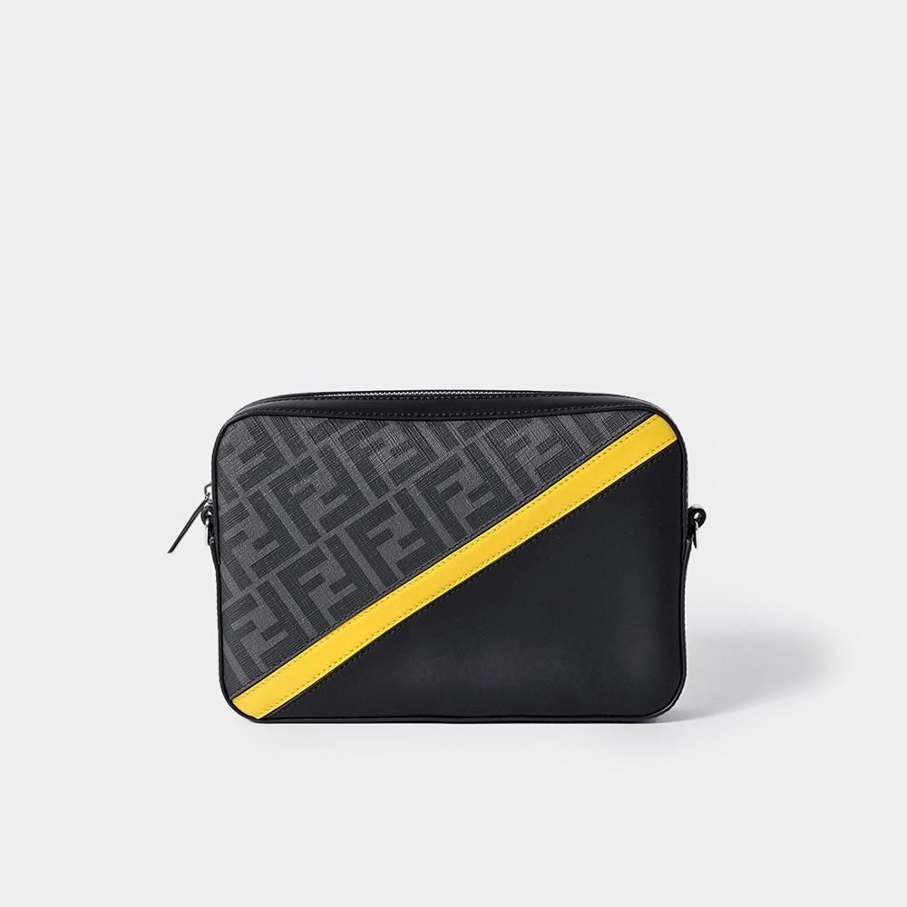FENDI ☆ Camera Case ☆ ショルダーバッグ FFモチーフ (FENDI