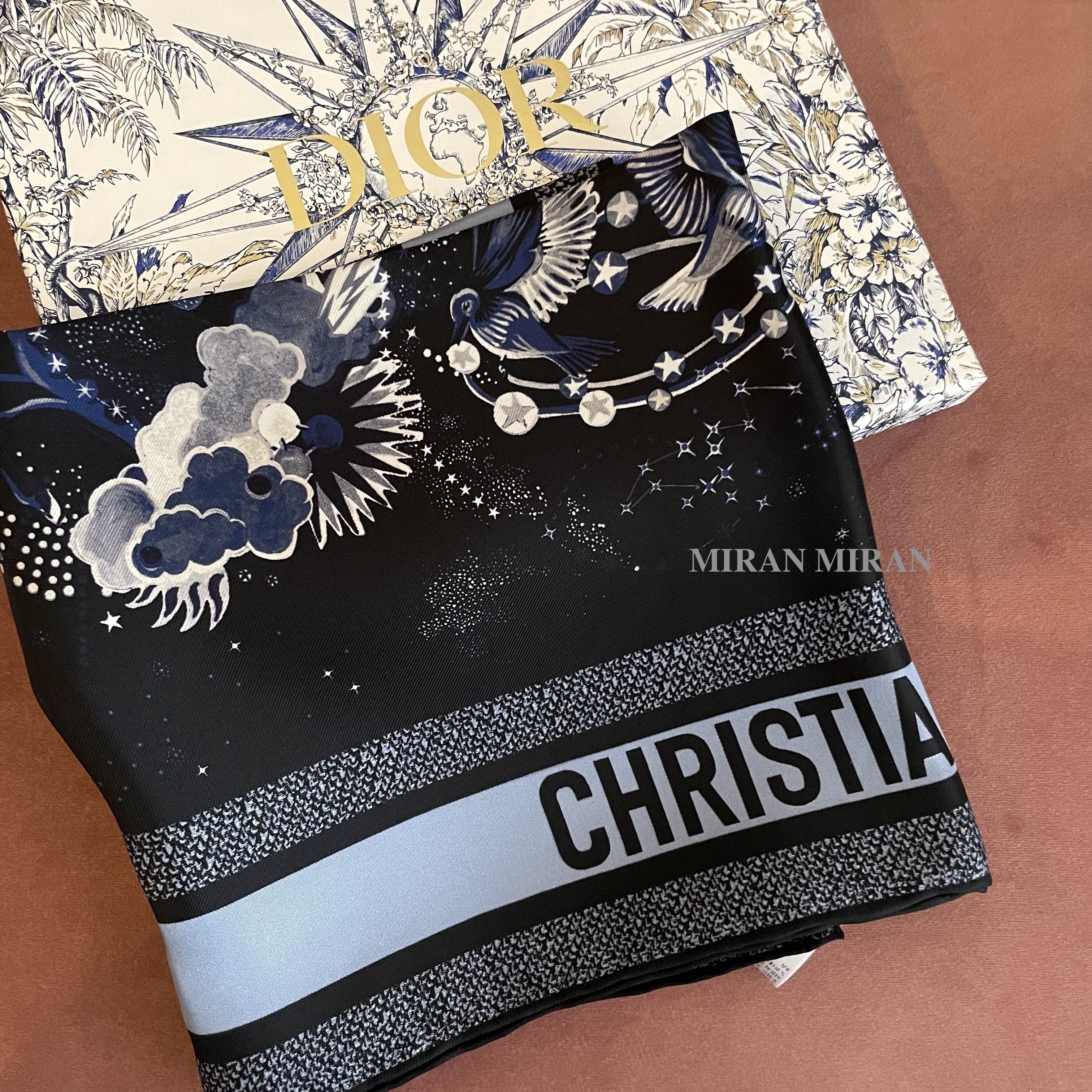 追跡付き発送【Dior】VIP セール ♪シルクスカーフ90 x 90 cm