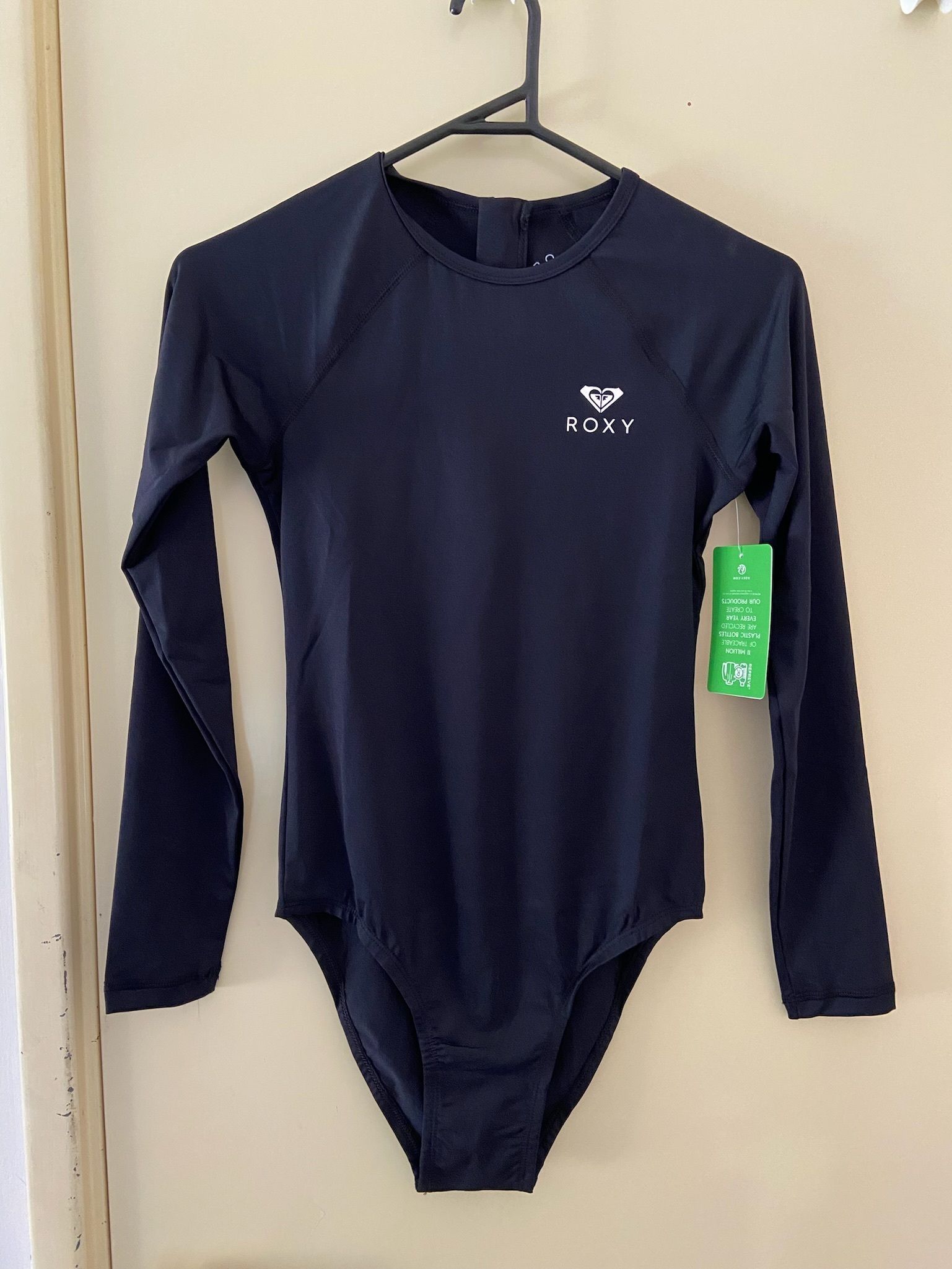 サイズ豊富/ROXY Tropical Tile 長袖ワンピースラッシュガード Roxy HIBISCUS DAZE ONESIE ウィメンズ ラッシュガード