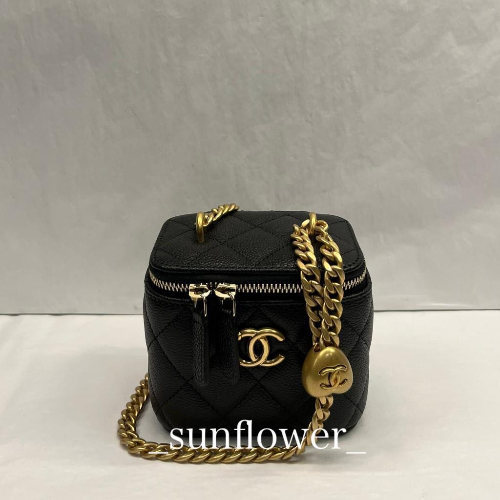 CHANEL】ハート型 ショルダーバッグ ゴールド