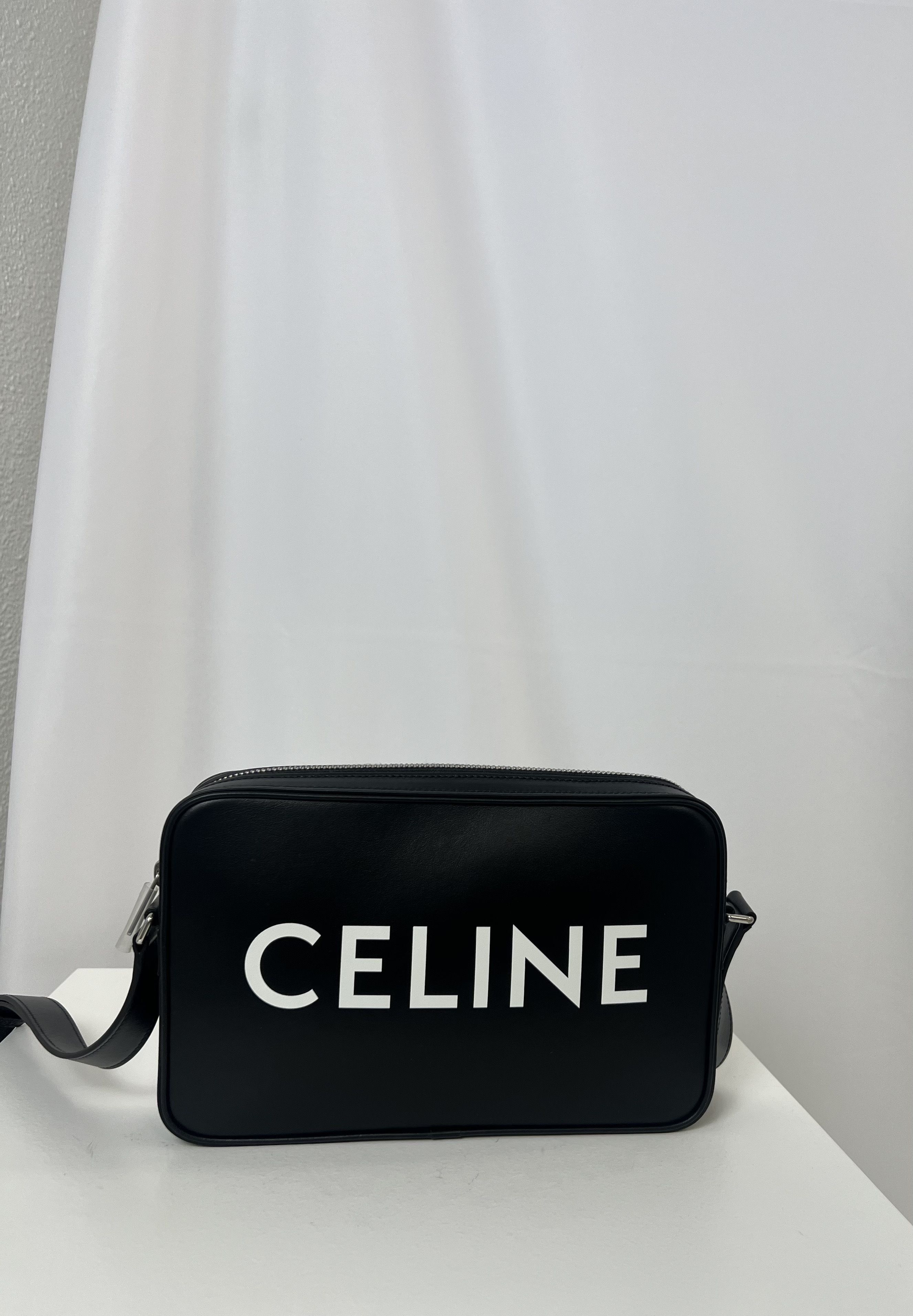 ☆関税込☆CELINE☆セリーヌ ミディアム メッセンジャーバッグ