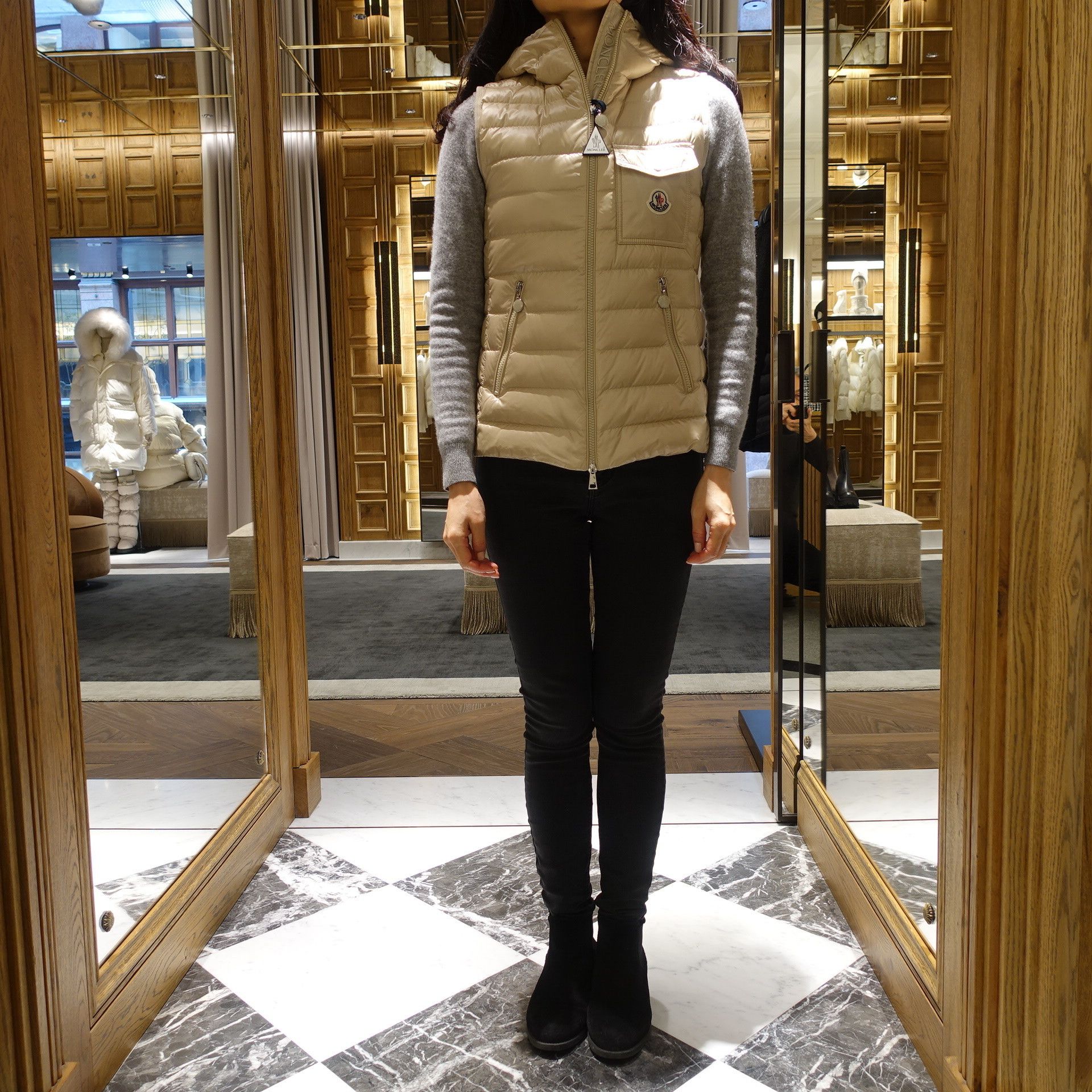 直営店買付【MONCLER】GLYGOS DOWN GILET ダウンベスト フード MONCLER モンクレール ダウンベスト GLYGOS ジレ ブラック