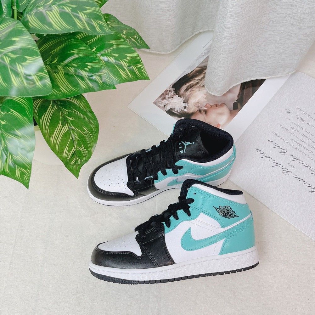 ☆NIKE☆送関込☆美しいティファニーカラーで話題の逸足AJ1