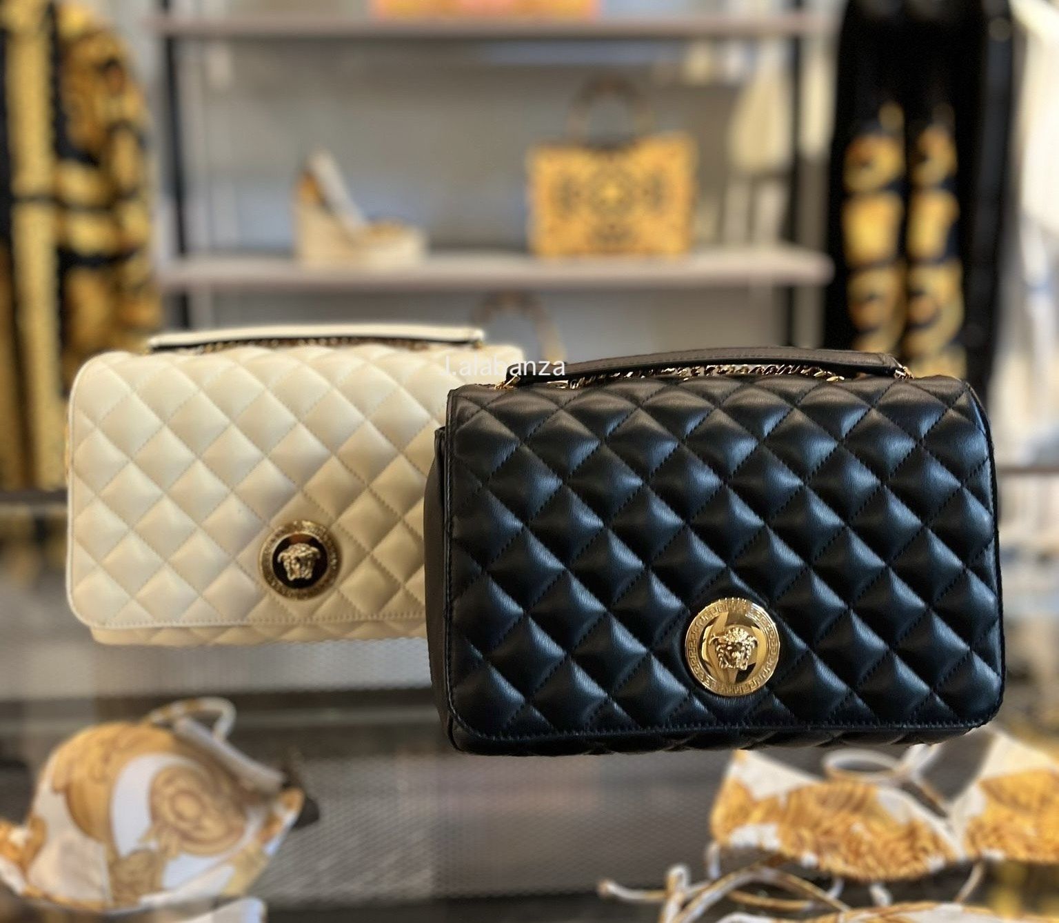VERSACE メドゥーサ キルティング ショルダーバッグ 2WAY VERSACE ヴェルサーチ ラ メドゥーサ キルティング ショルダーバッグ