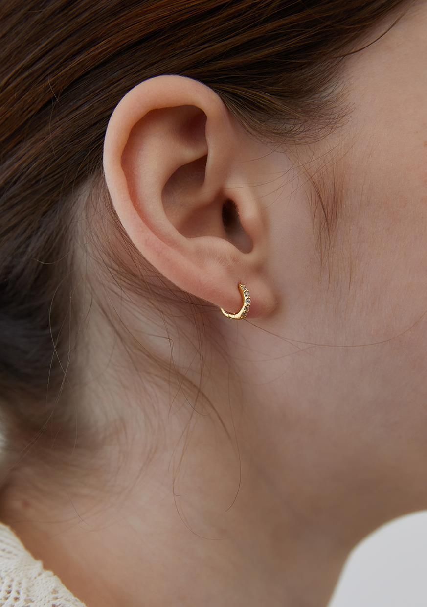 【TATIANA】(Silver925) Crystal Rain Earrings 韓国発 ピアス 韓国発【TATIANA】(Silver925)Crystal Toy Hoop Earring ピアス