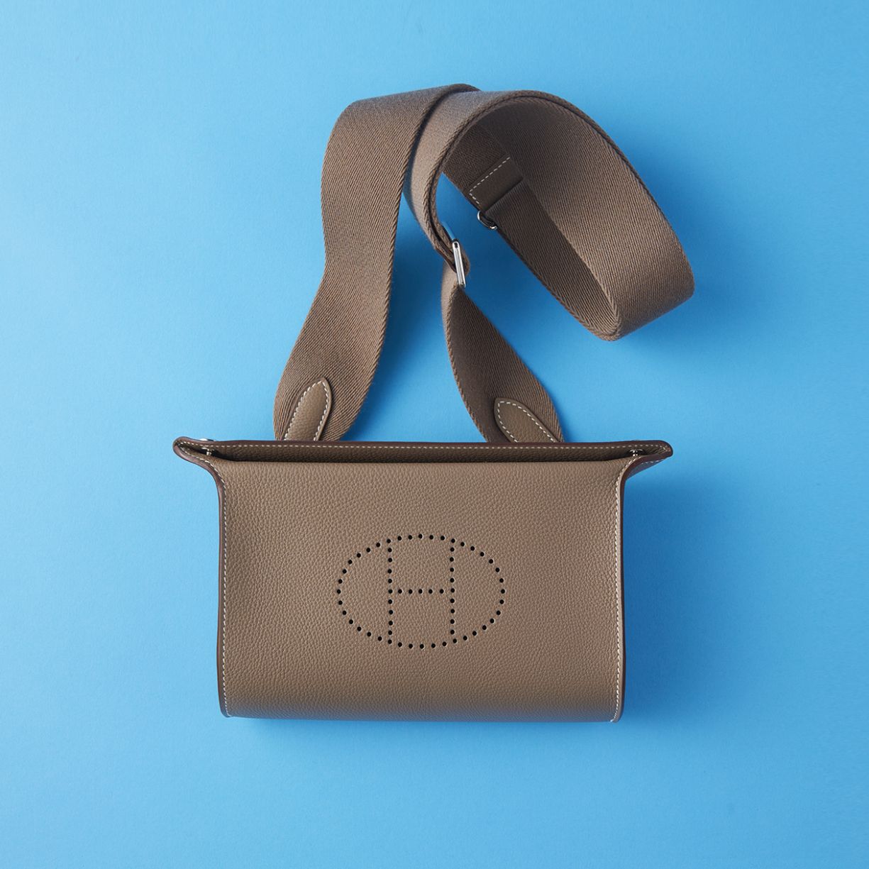 ユニセックスで♪【HERMES】ヴィドポッシュ ショルダーバッグ 大人気♪【 HERMES 】ヴィドポッシュ ショルダーバッグ (HERMES