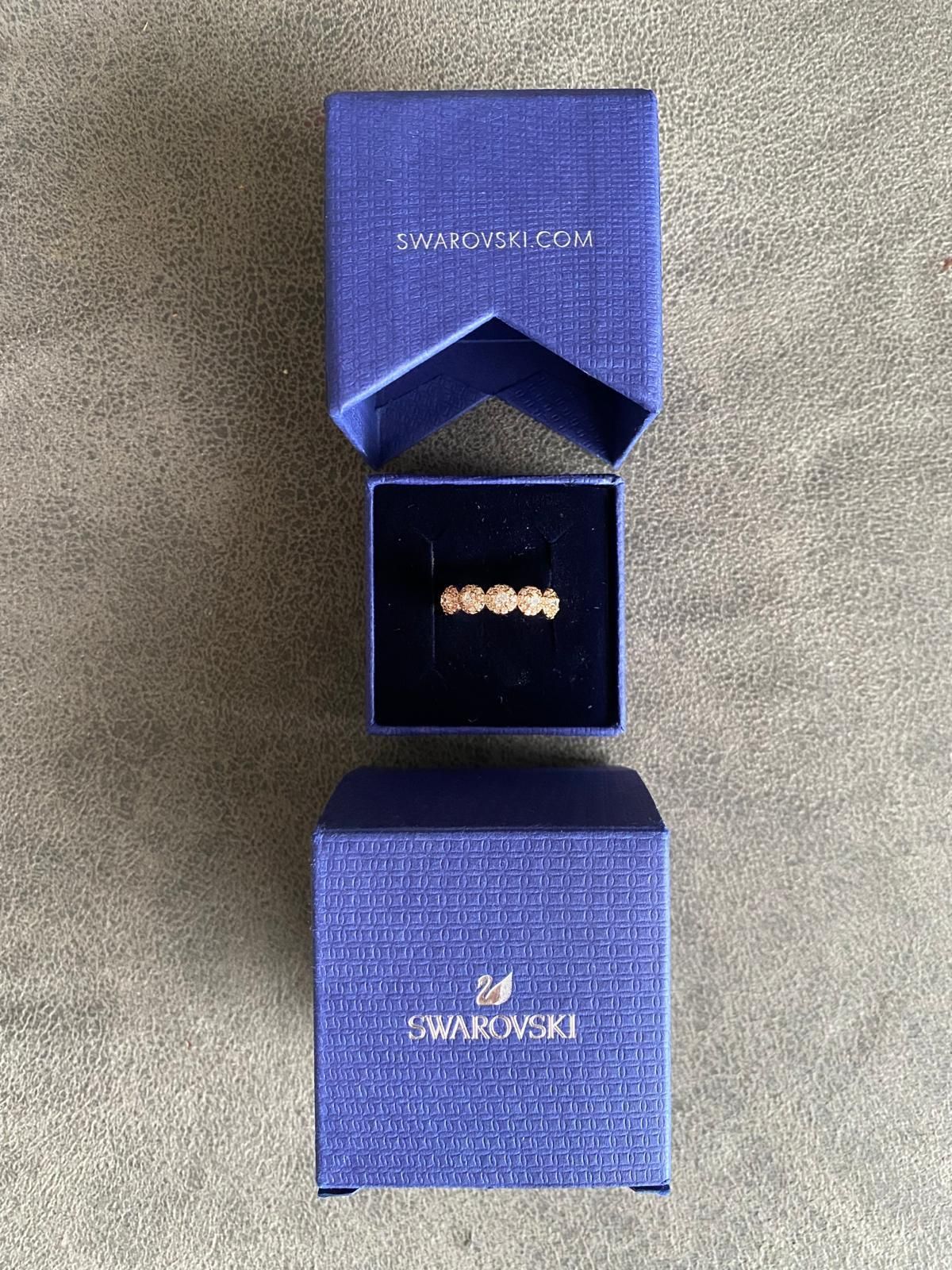 品良く着こなすため Swarovski】Constella (SWAROVSKI/指輪 純正箱付き リング アクセサリー