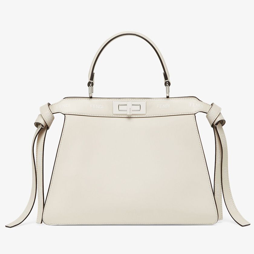 6万取引突破★UPS速達便利用！【FENDI】FF シルク スカーフ 6万取引突破☆UPS速達便利用！【FENDI☆フェンディ】ショール