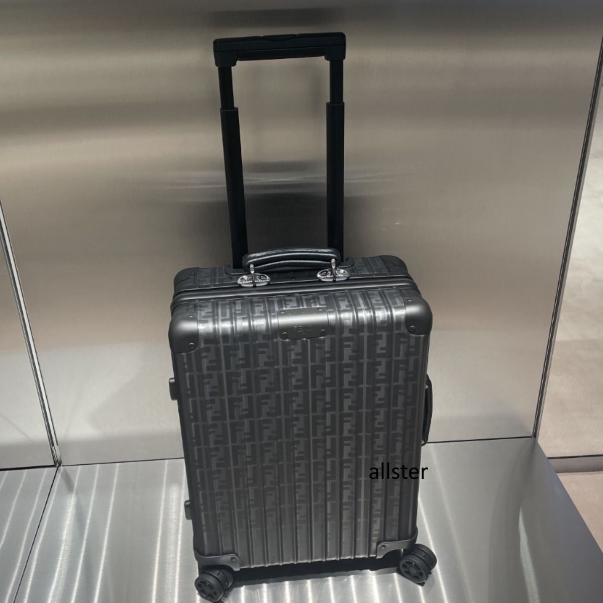 FENDI RIMOWA 機内持込スーツケース