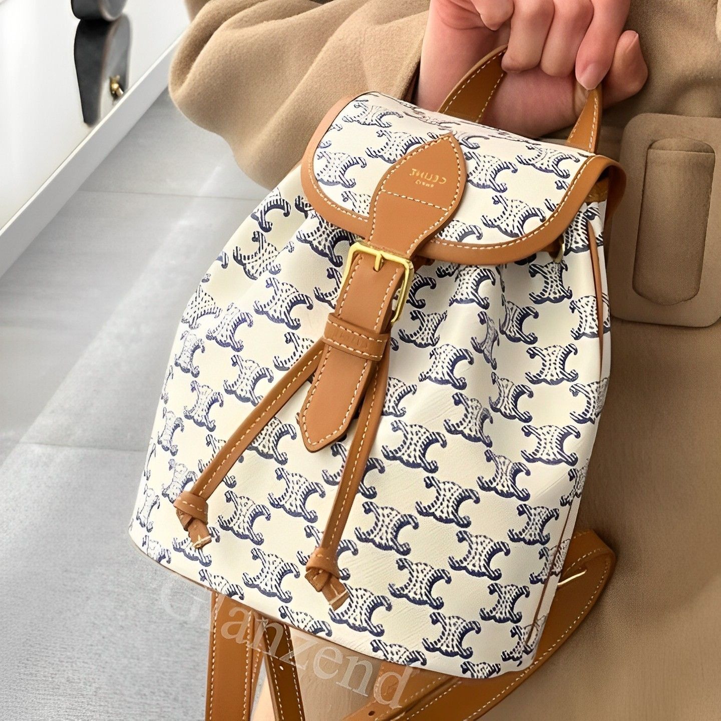 ☆入手困難☆【CELINE】23SS ミニ フォルコバックパック (CELINE