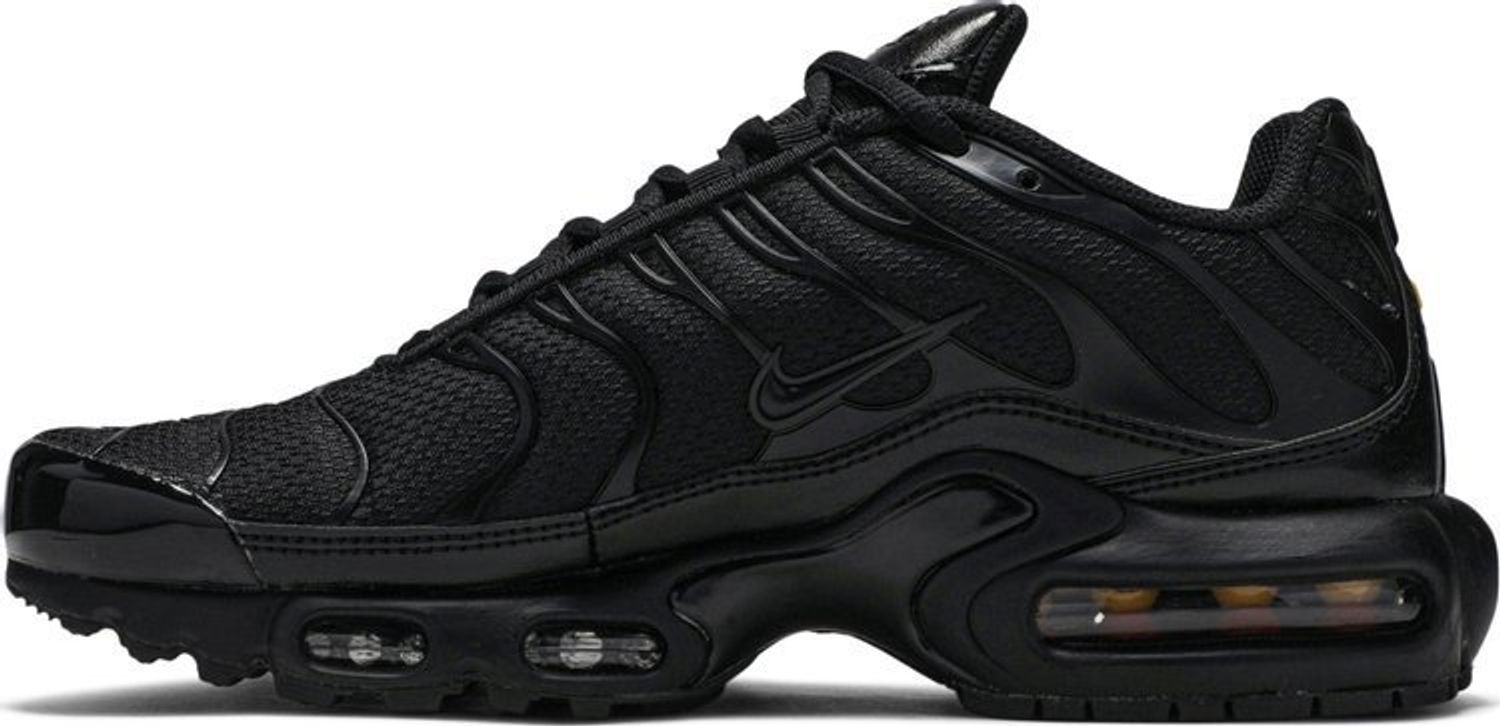 triple black nike air max