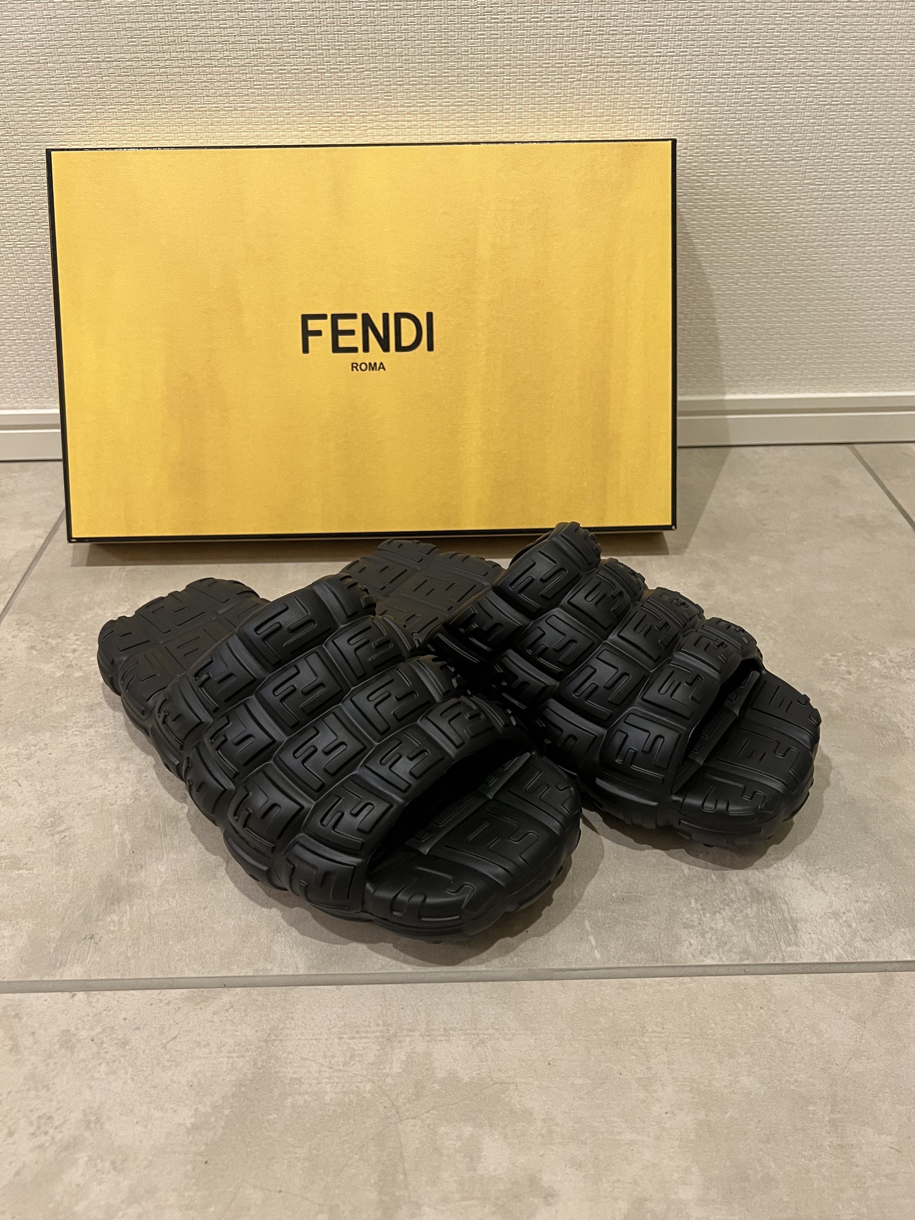 関税込 FENDI フェンディ クラウド スライド サンダル ブラック (FENDI