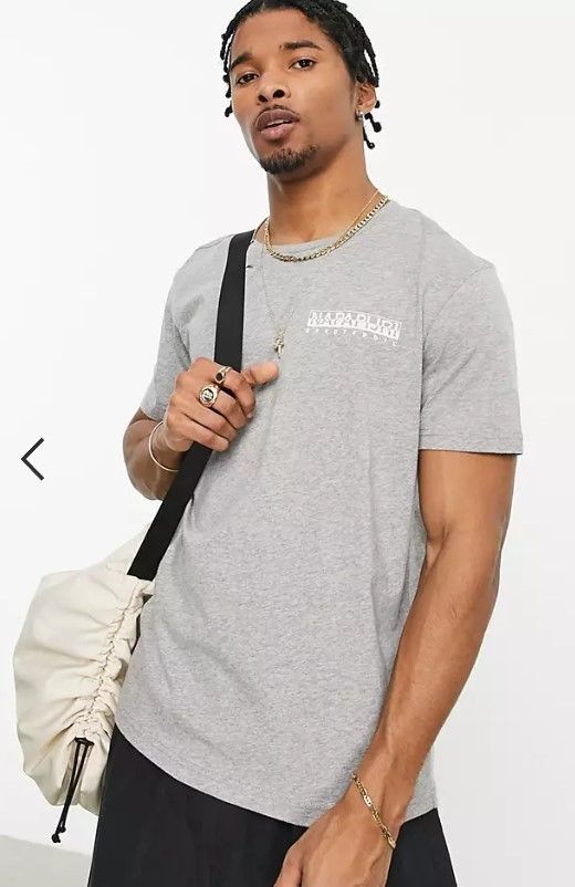 【NAPAPIJRI】Seba バック プリント クルーネック Tシャツ ♪ NAPAPIJRI】Seba バック プリント クルーネック Tシャツ