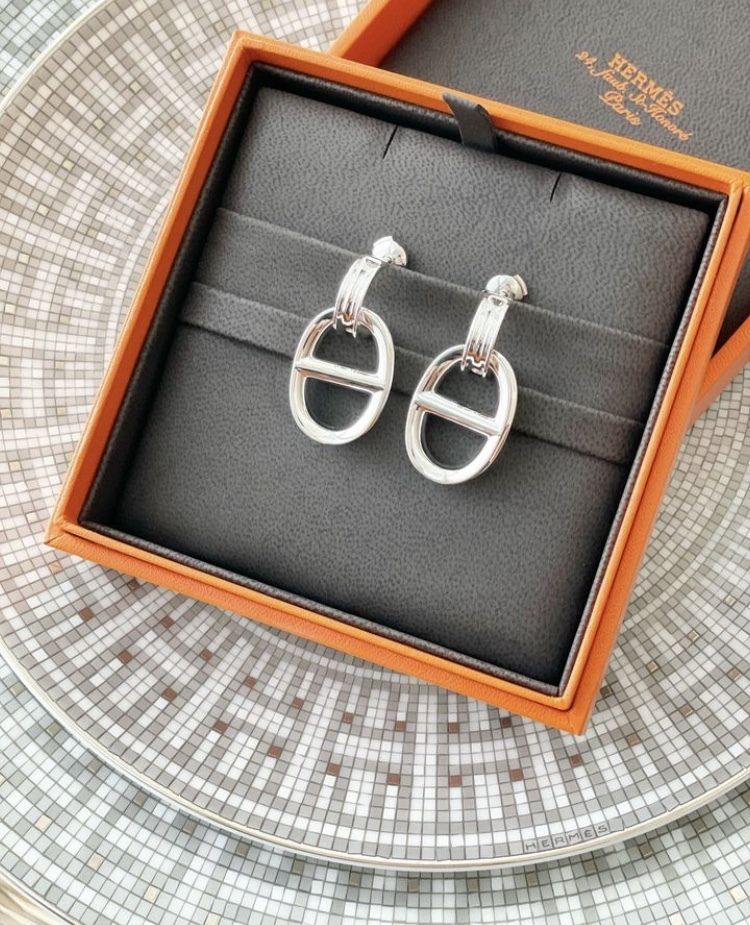 【耳元に存在感】HERMES★ピアス シェーヌダンクル・アンシェネ 耳元に存在感】HERMES☆ピアス シェーヌダンクル・アンシェネ