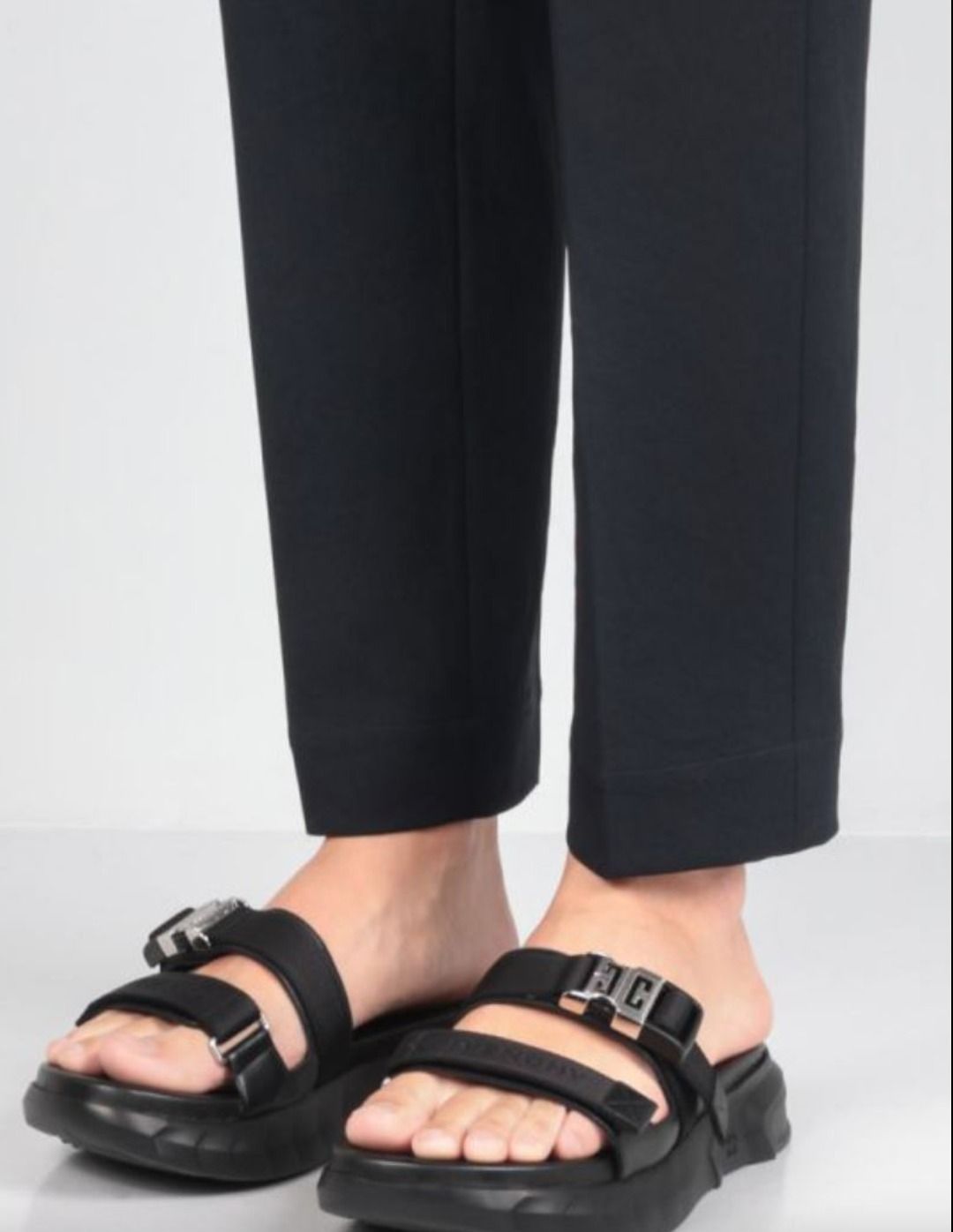 関税負担なしGIVENCHYジバンシィGIVENCHYPARISフラットサンダル ジバンシィ GIVENCHY ジバンシィ GIVENCHY SLIDE FLAT SANDALS