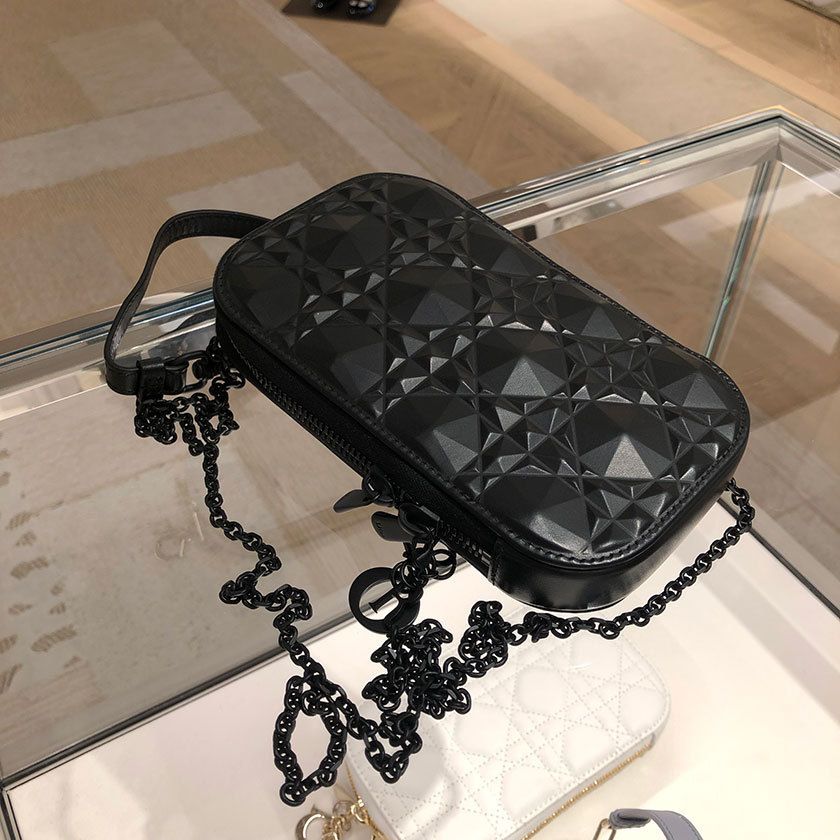 6万取引突破☆UPS速達便利用!【DIOR☆ディオール】バッグ (Dior