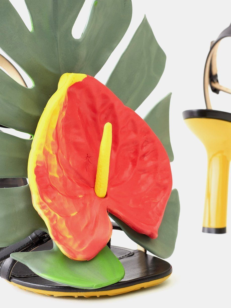 【Loewe】ペタルフラワーメタリックレザーサンダル ペタル フラワー サンダル（カーフ&クリスタル） ゴールド - LOEWE