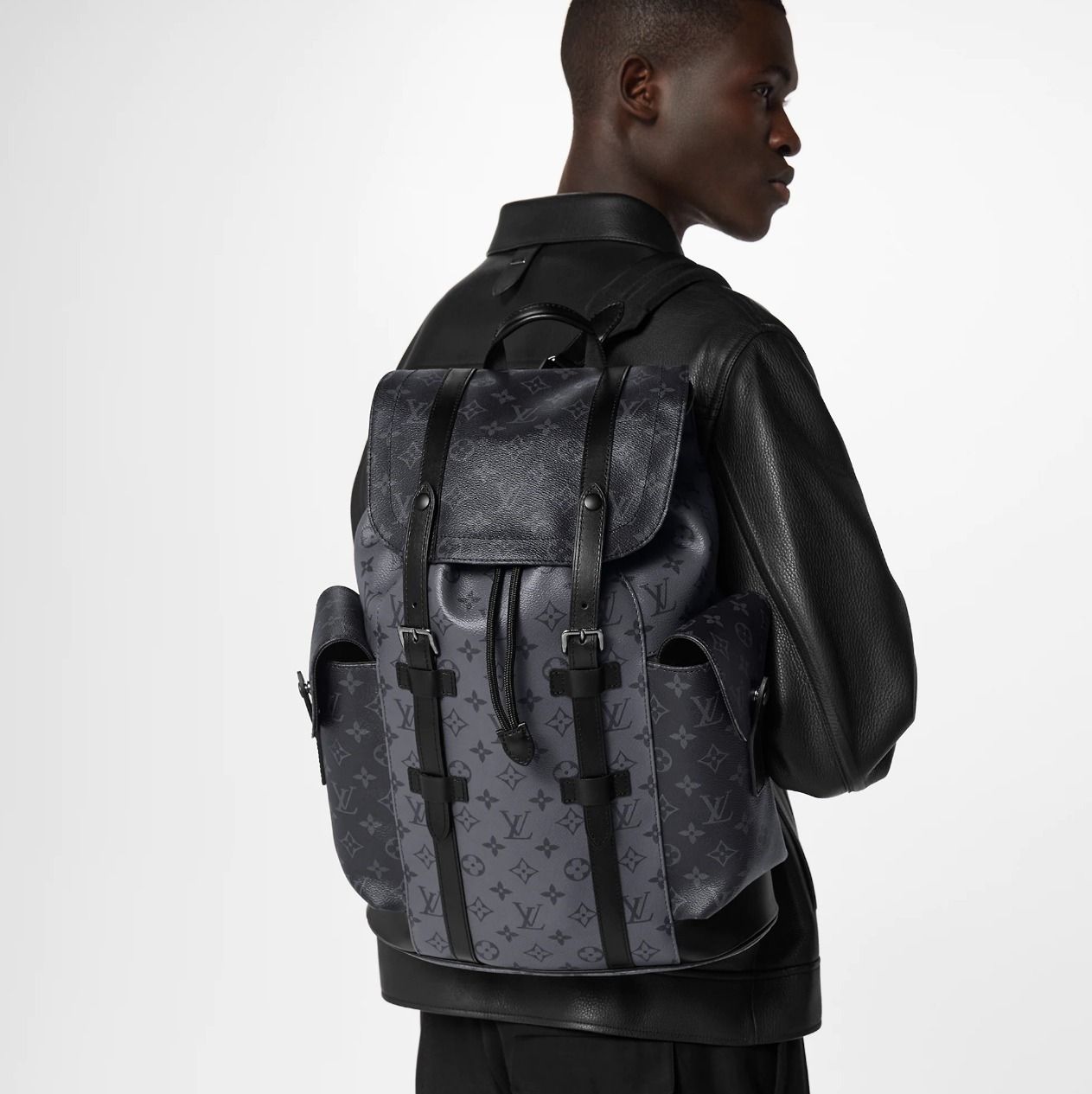 Louis Vuitton バッグ《Christopher》ブラック レザー ロゴ 直営