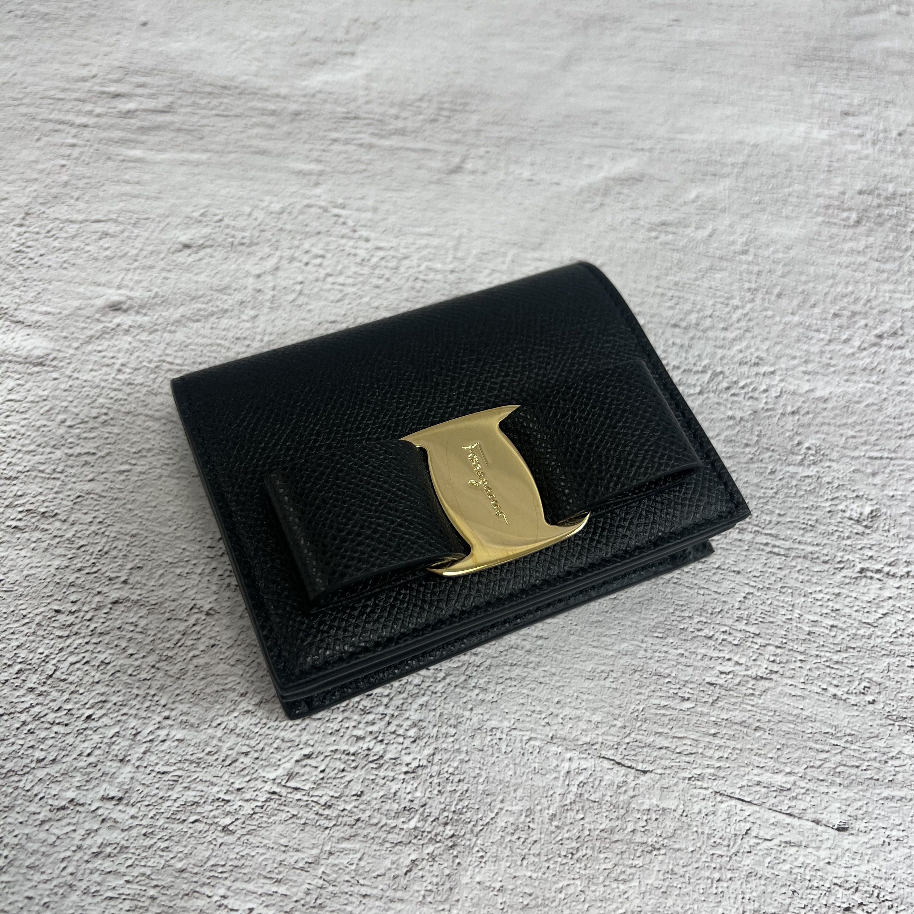 ★送料・関税込★Ferragamo★折りたたみ財布 リボンミニ財布★ ☆送料・関税込☆Ferragamo☆折りたたみ財布 リボンミニ財布