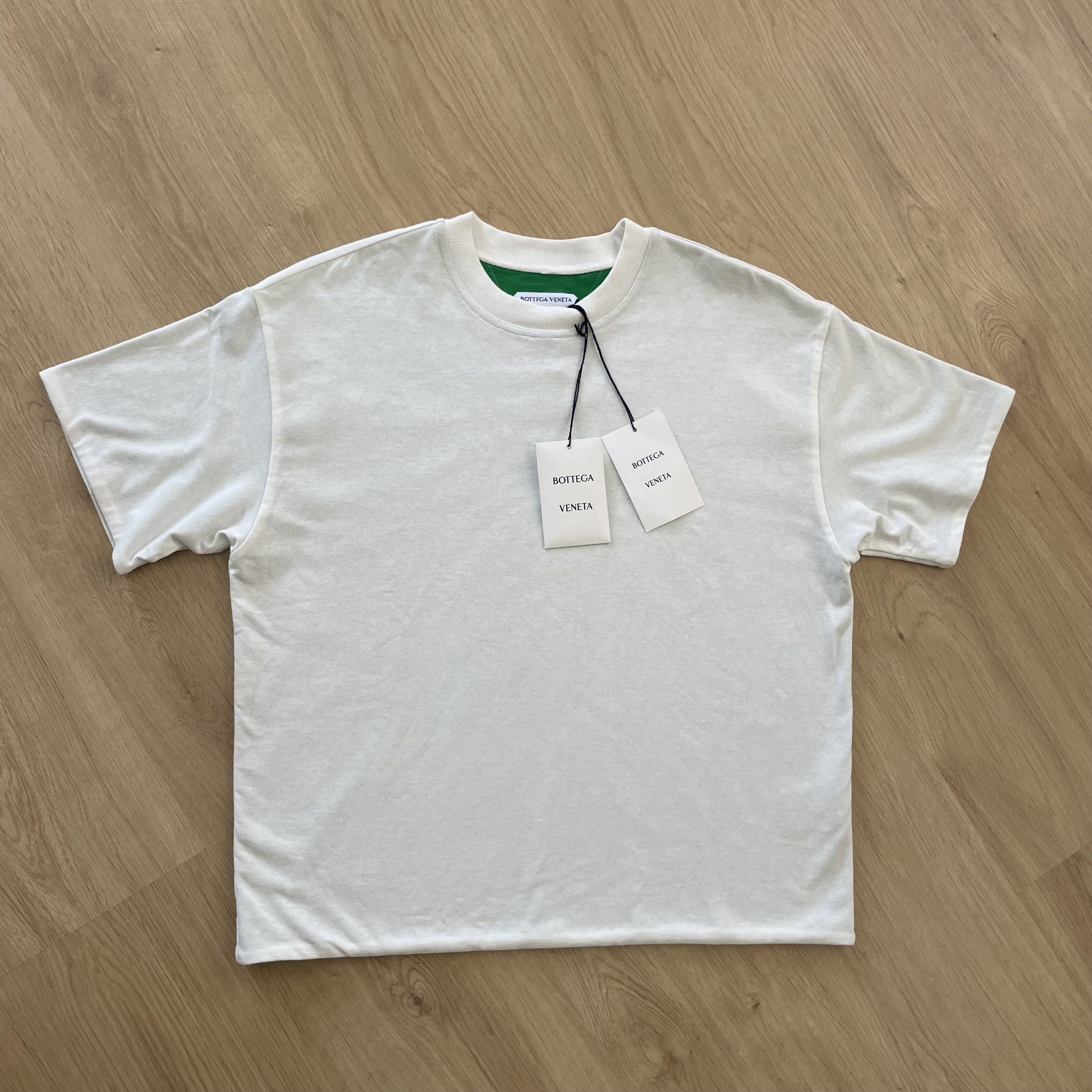 【BOTTEGA VENETA】ホワイト Tシャツ ☆関税送料込み☆ BOTTEGA VENETA新品ボッテガ ヴェネタtシャツコピー2023トレンド