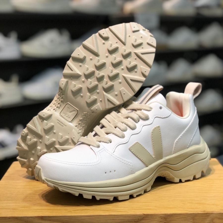 VEJA★VENTURI WHITE PIERRE★厚底 Amazon.com | VEJA Women's Venturi Sneaker, Natural/Cashew