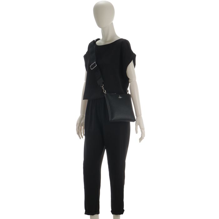 ★ VIVIENNE WESTWOOD ★ ロゴベルト ショルダーバッグ ☆ VIVIENNE WESTWOOD ☆ ロゴベルト ショルダーバッグ