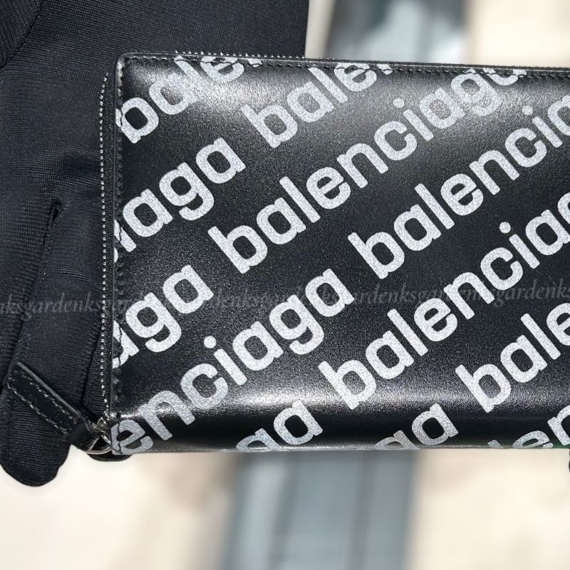希少!すぐ届く!BALENCIAGA ジップ長財布 総柄ロゴ反射プリント