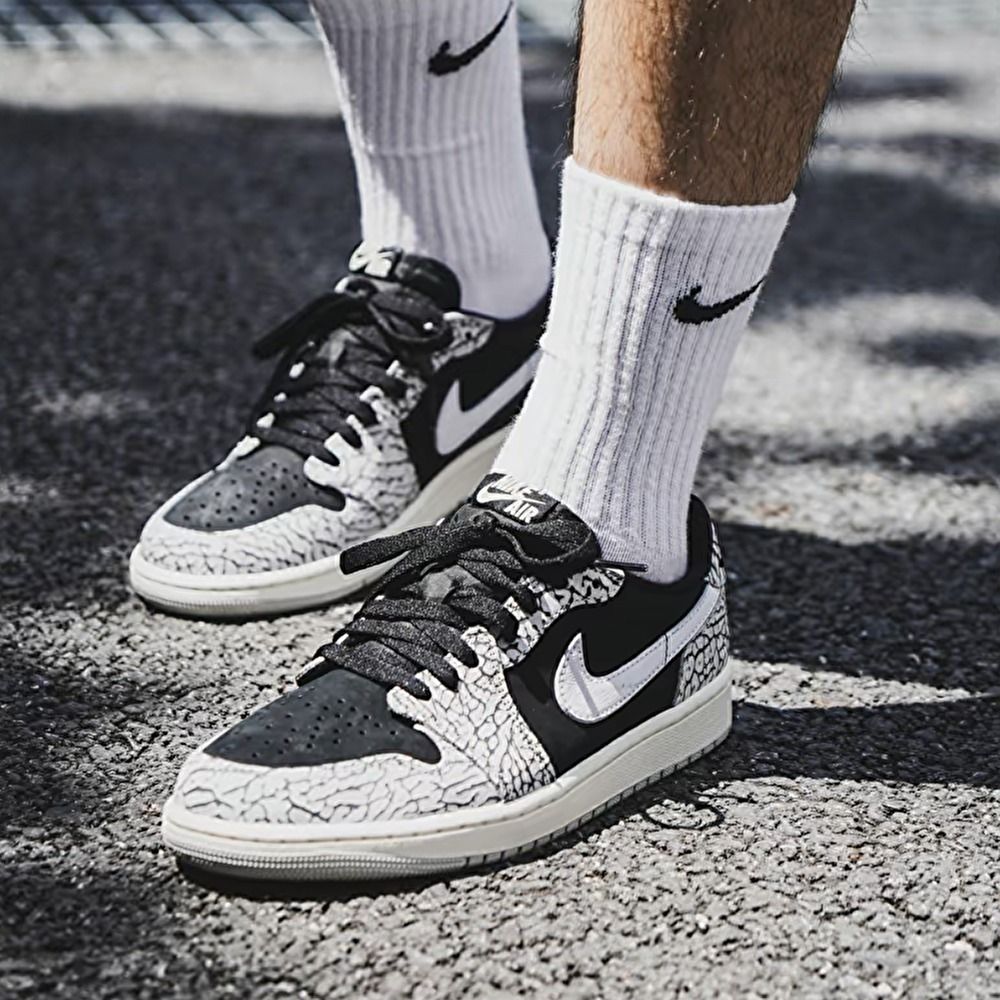 Nike AIR JORDAN 1 RETRO LOW OG BLACK CEMENT (Nike/スニーカー