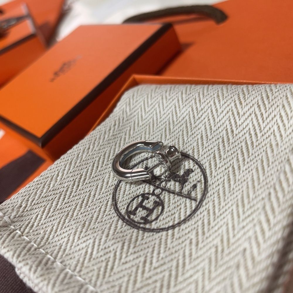 エルメス シングルピアス サボ メンズ ピアス 乗馬の世界 ギフトにも♪】HERMES ピアス シングルピアス 《サボ》 (HERMES