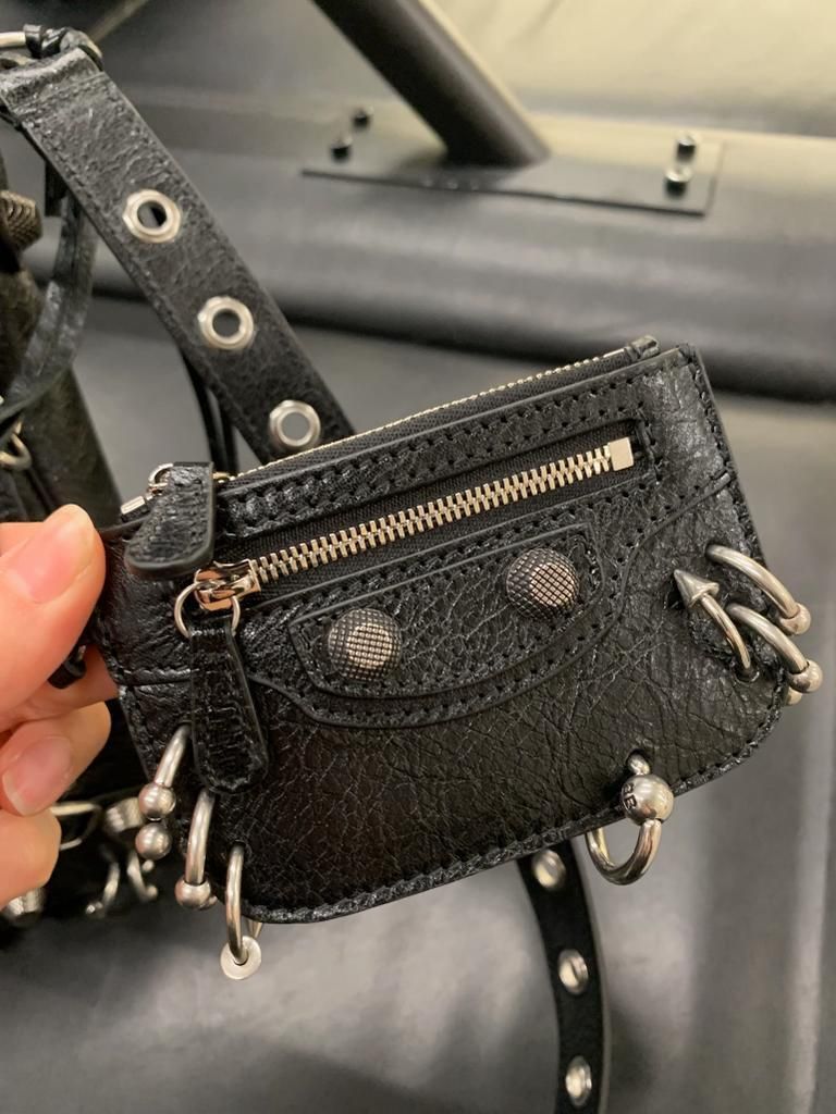 【BALENCIAGA】LE CAGOLE MEN FLAP BAG ショルダー PIERCING BALENCIAGA】LE CAGOLE MEN FLAP BAG ショルダー PIERCING
