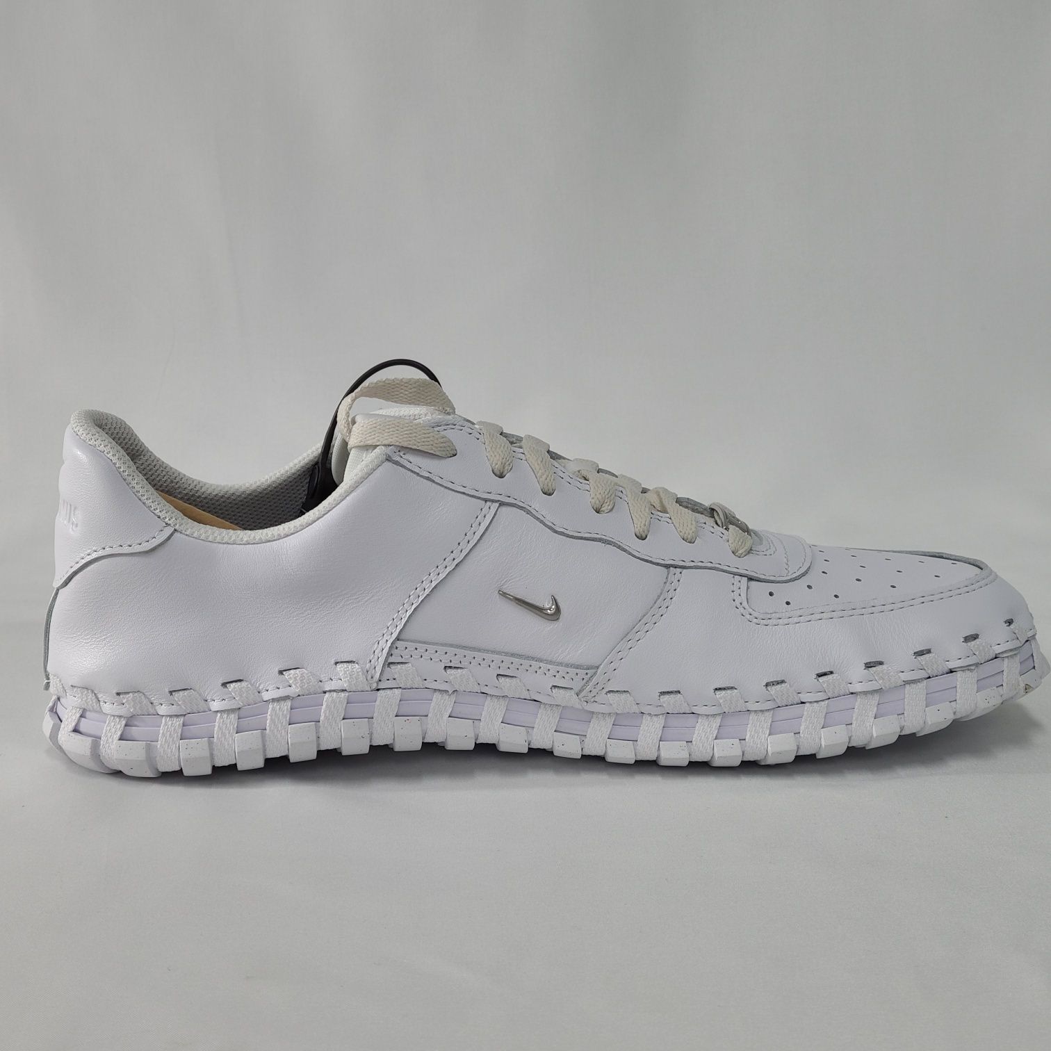 【NIKExJacquemus】J フォース1ローLX SPブラックスニーカー NIKExJacquemus】J フォース1ローLX SPブラックスニーカー (Nike
